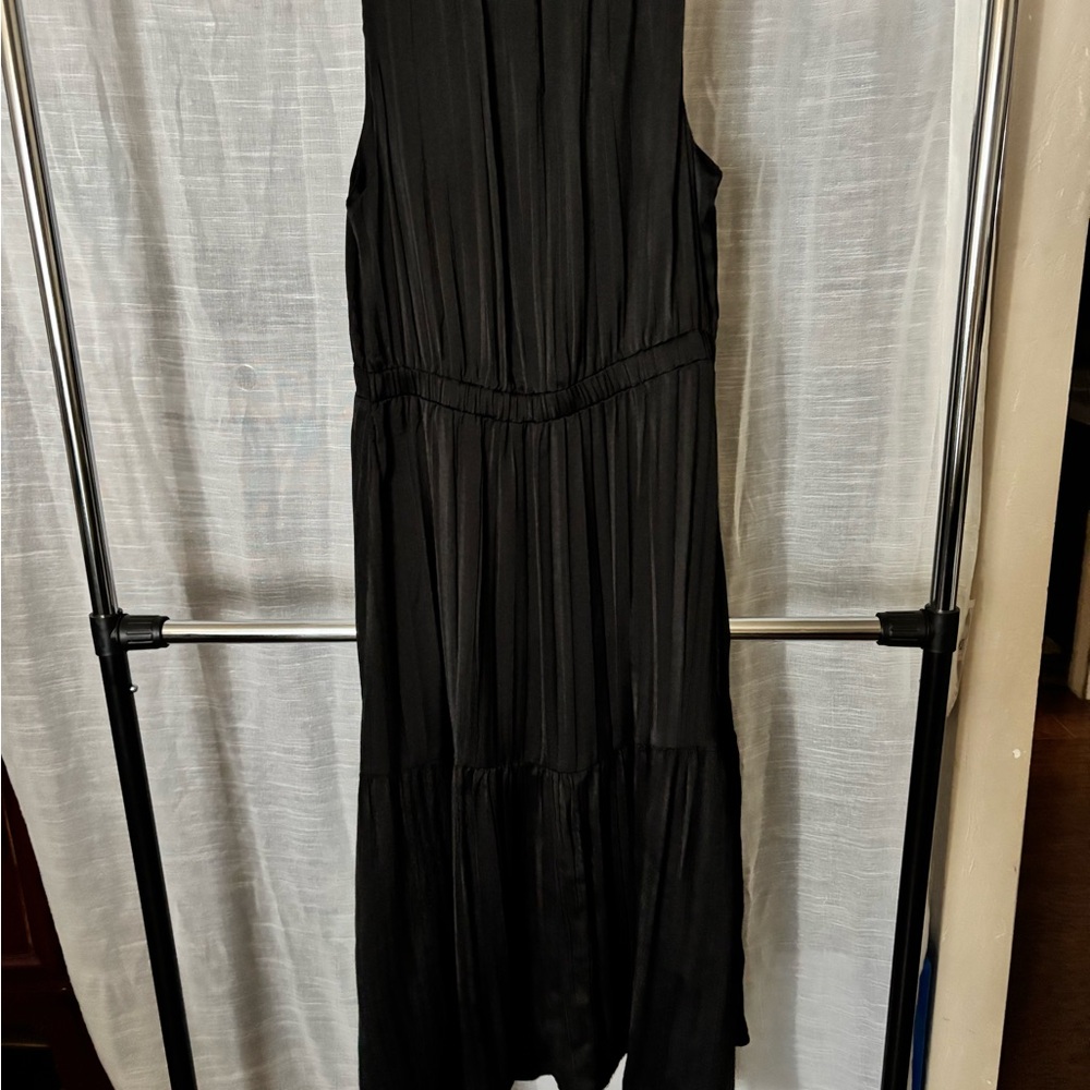 Sleeveless Black Tiered Maxi Dress